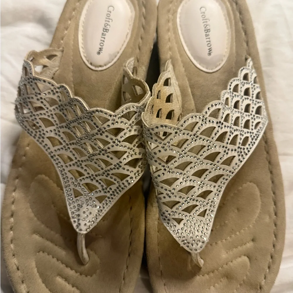 Croft‎ & Barrow Women's Beige and White Sandals